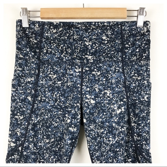 Athleta Sandstone Salutation Pocket Leggings Size Medium - Picture 6 of 12